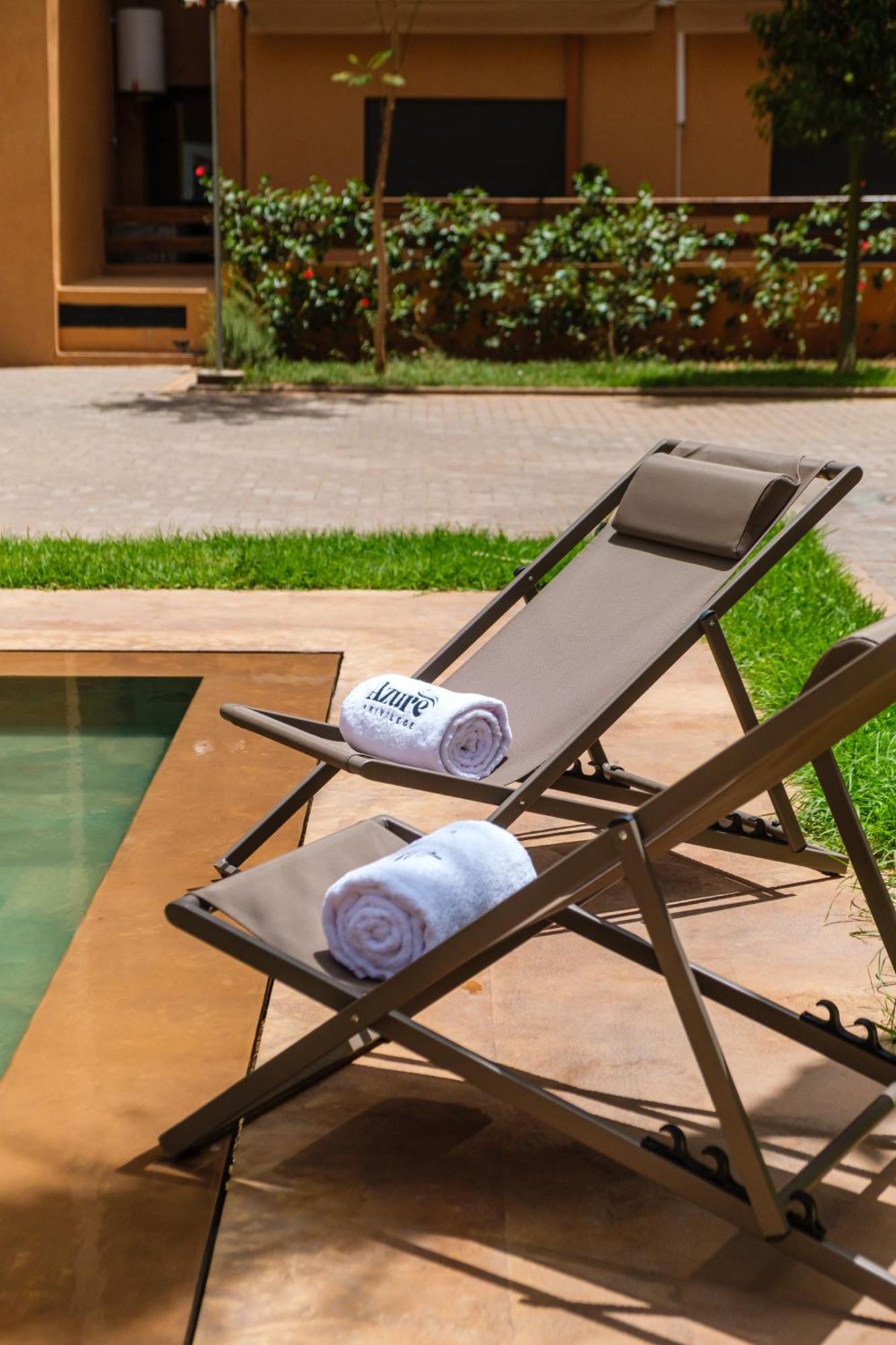 Appartamento Confortable & Tres Bien Note - Vue Piscine, Proche M Avenue, Piscine, Fibre Optique, Parking Marrakesh
