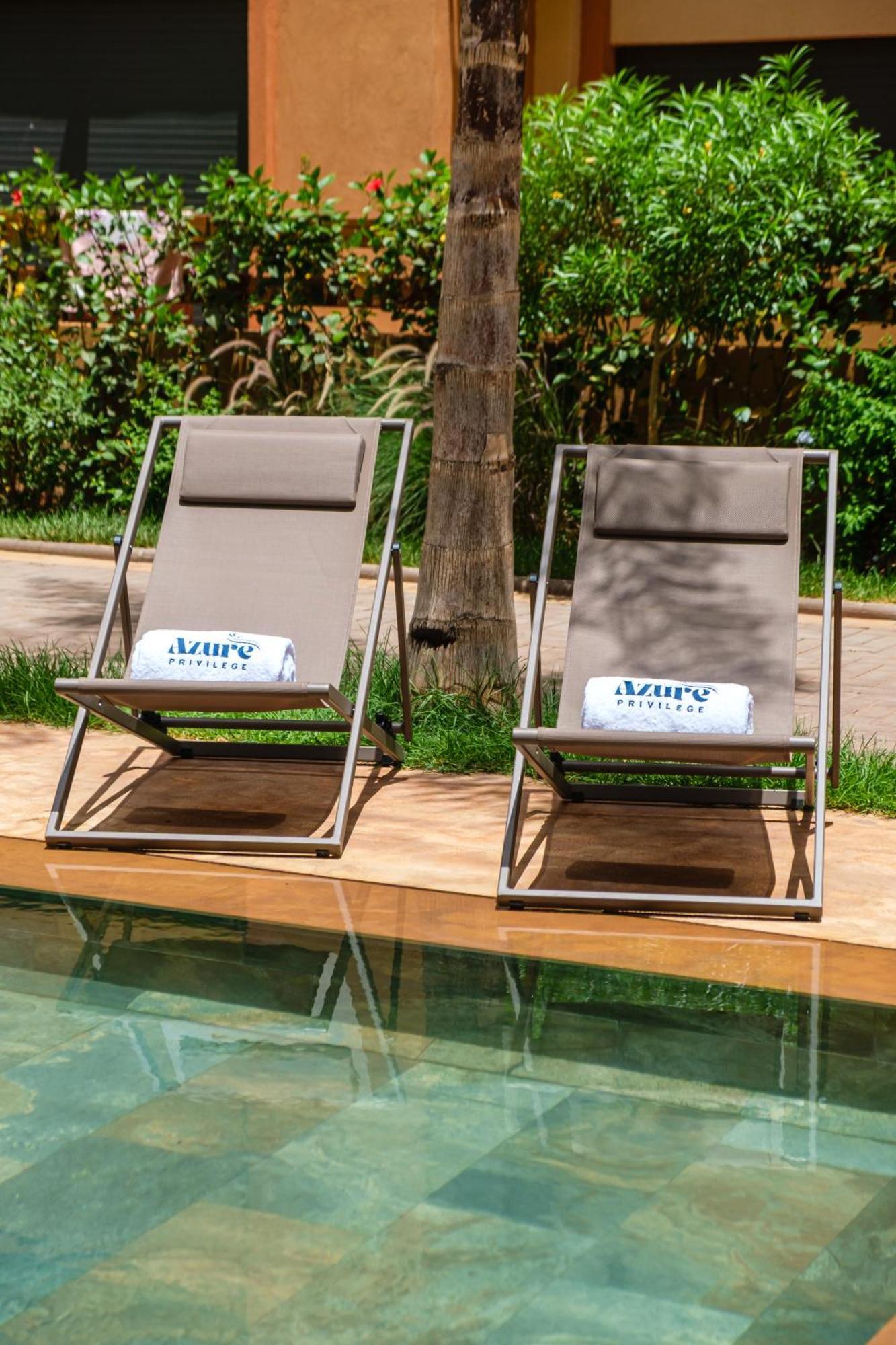 Appartamento Confortable & Tres Bien Note - Vue Piscine, Proche M Avenue, Piscine, Fibre Optique, Parking